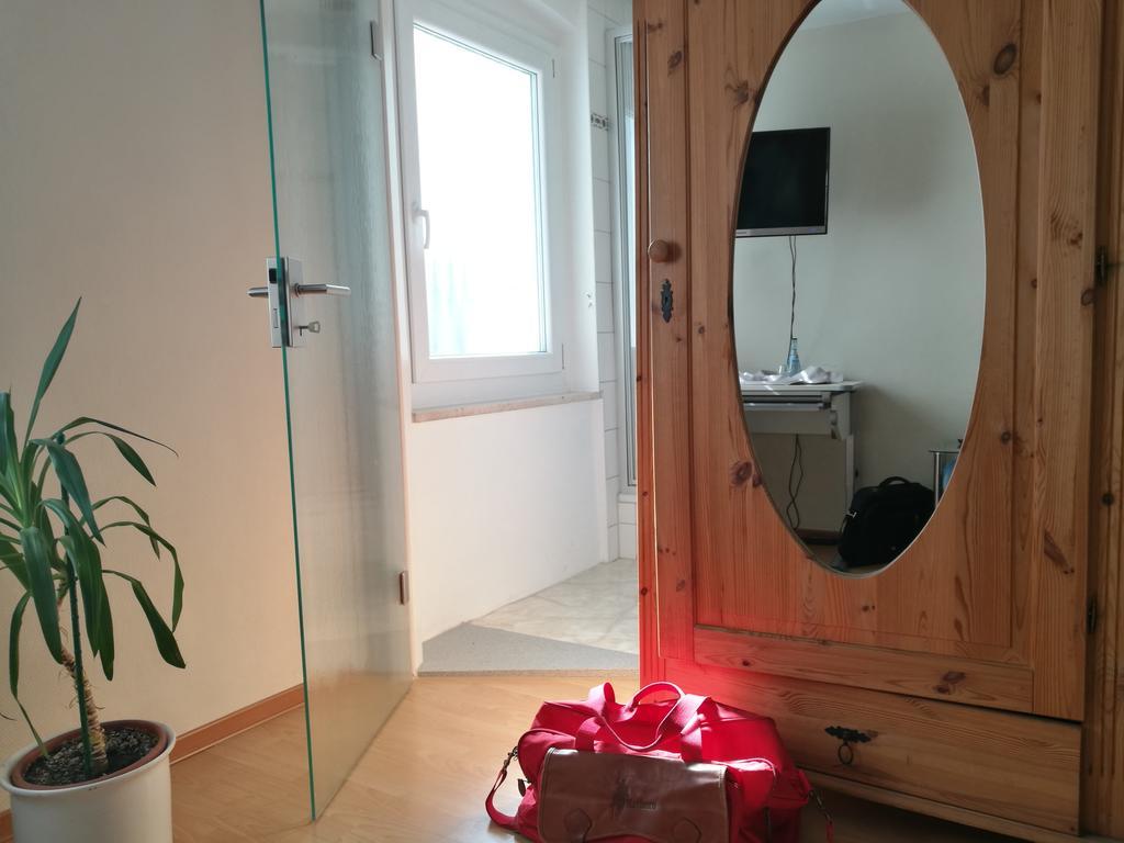 Pension Und Restaurant Reck Aulendorf Esterno foto